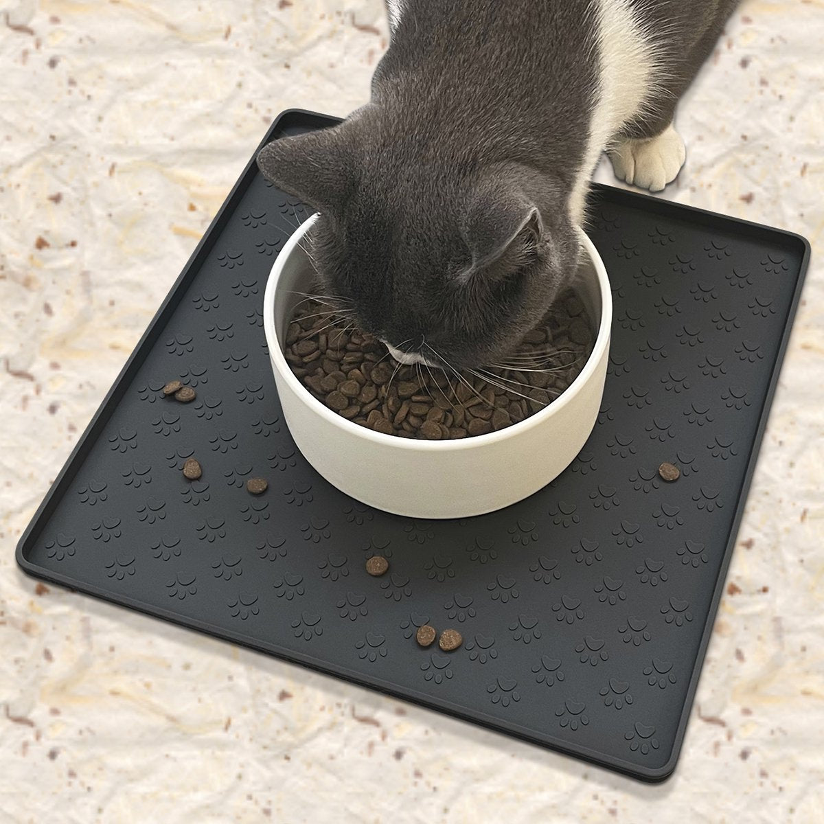 Silicone Pet Feeding Mat for Dogs and Cats, High-Lips Pet Placemat Non-Slip Waterproof Bowl Mats, Puppy Dish Tray Mat Suitable for Small Medium Large Pets, Black